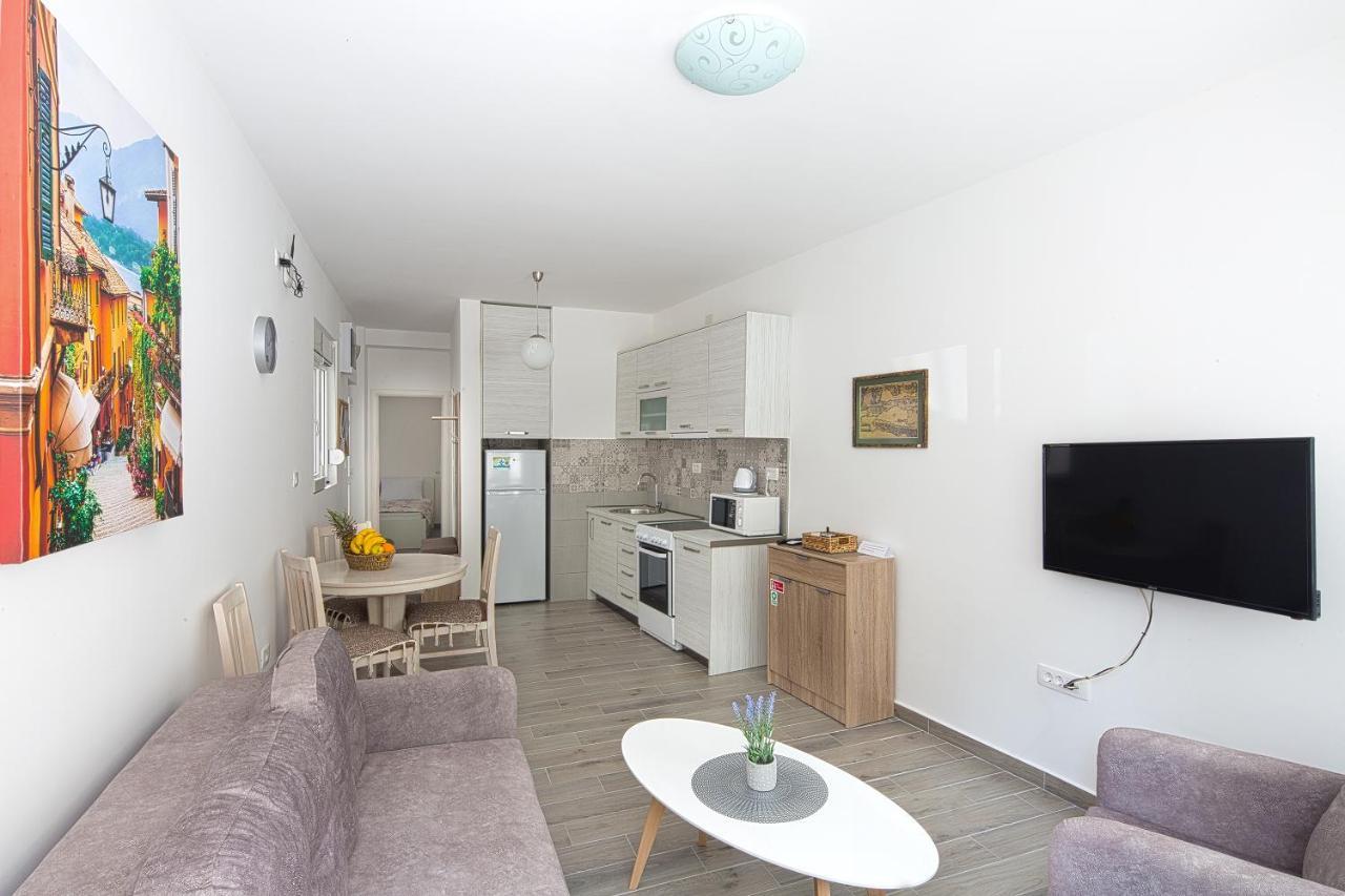 Apartment Kotor Bay Esterno foto