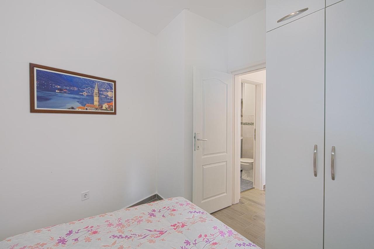 Apartment Kotor Bay Esterno foto